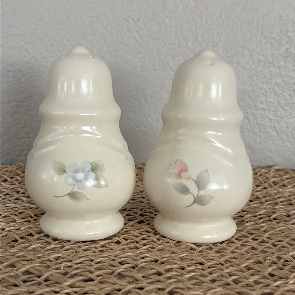 Pfaltzgraff Tea Rose Salt and Pepper Shakers